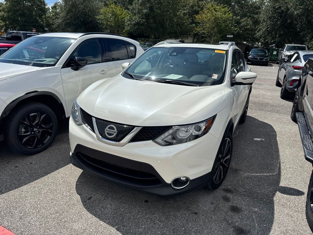 2018 Nissan Rogue Sport SL — photo 1 of 8