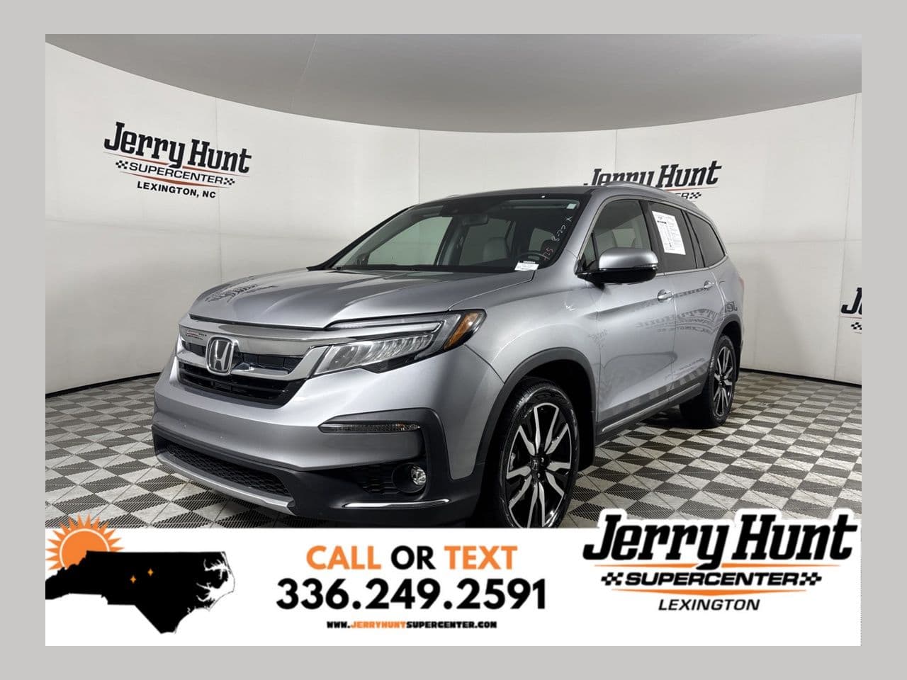 2021 Honda Pilot Touring — photo 1 of 38