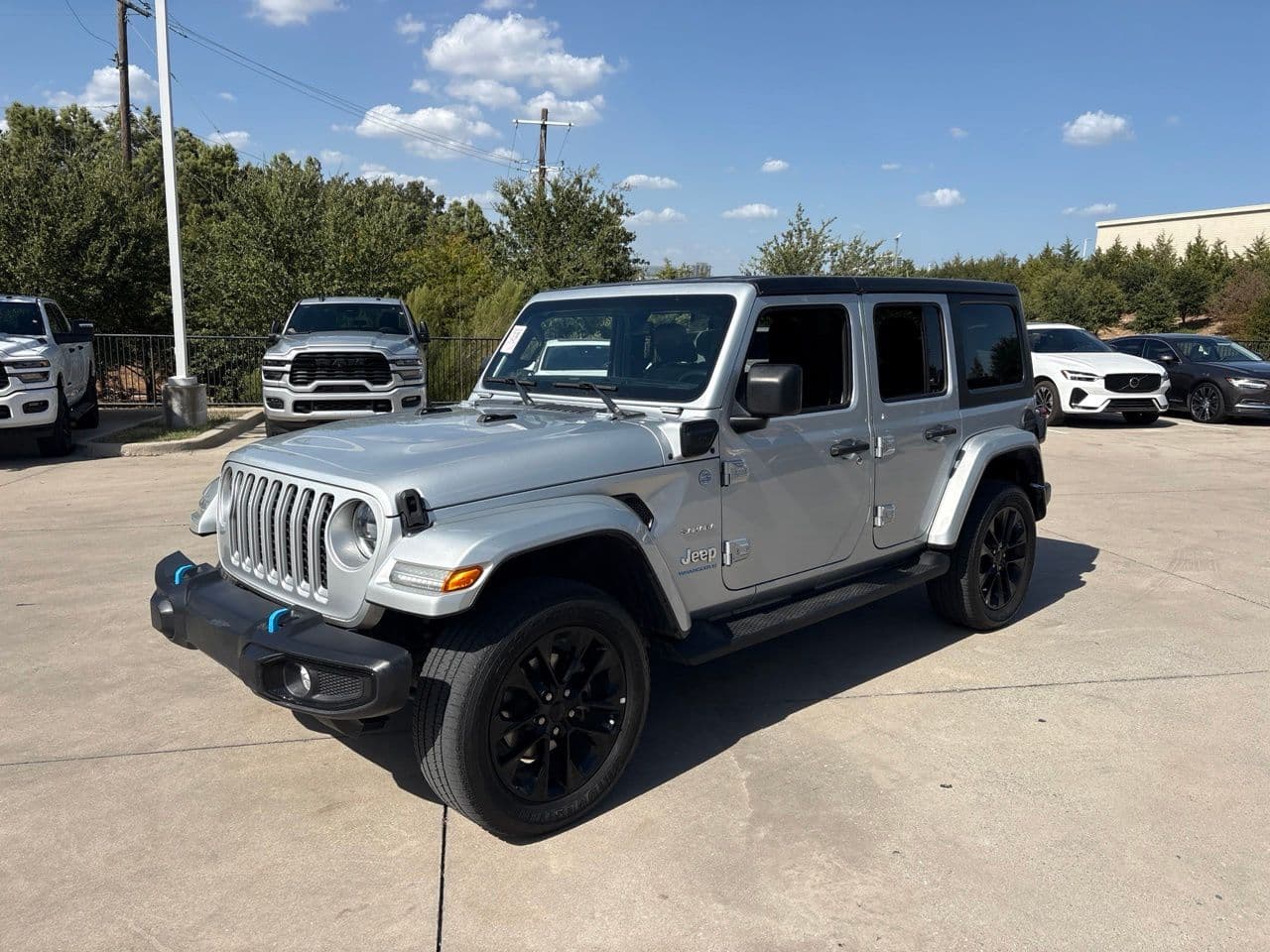 2023 Jeep Wrangler Sahara — photo 1 of 28