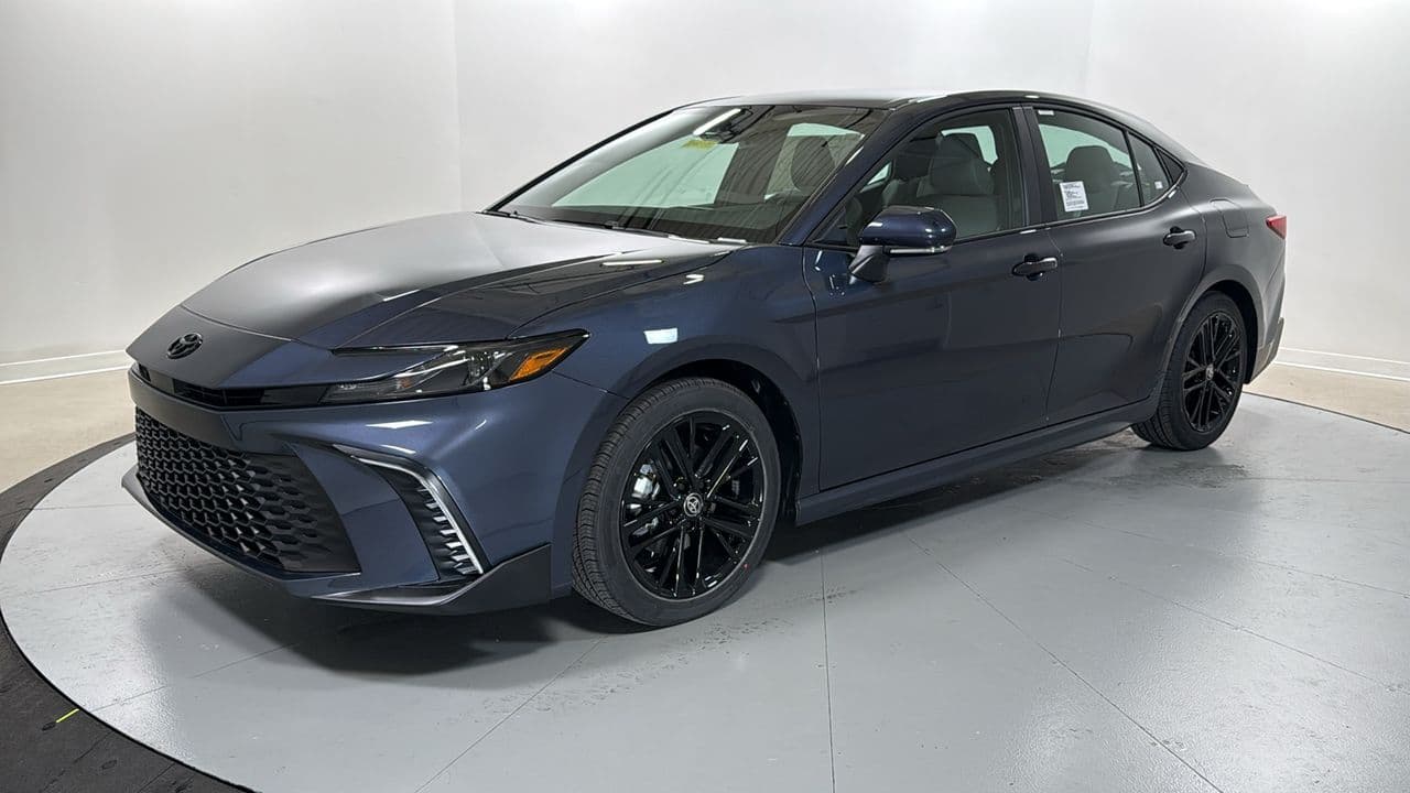 2026 Toyota Camry SE — photo 1 of 25