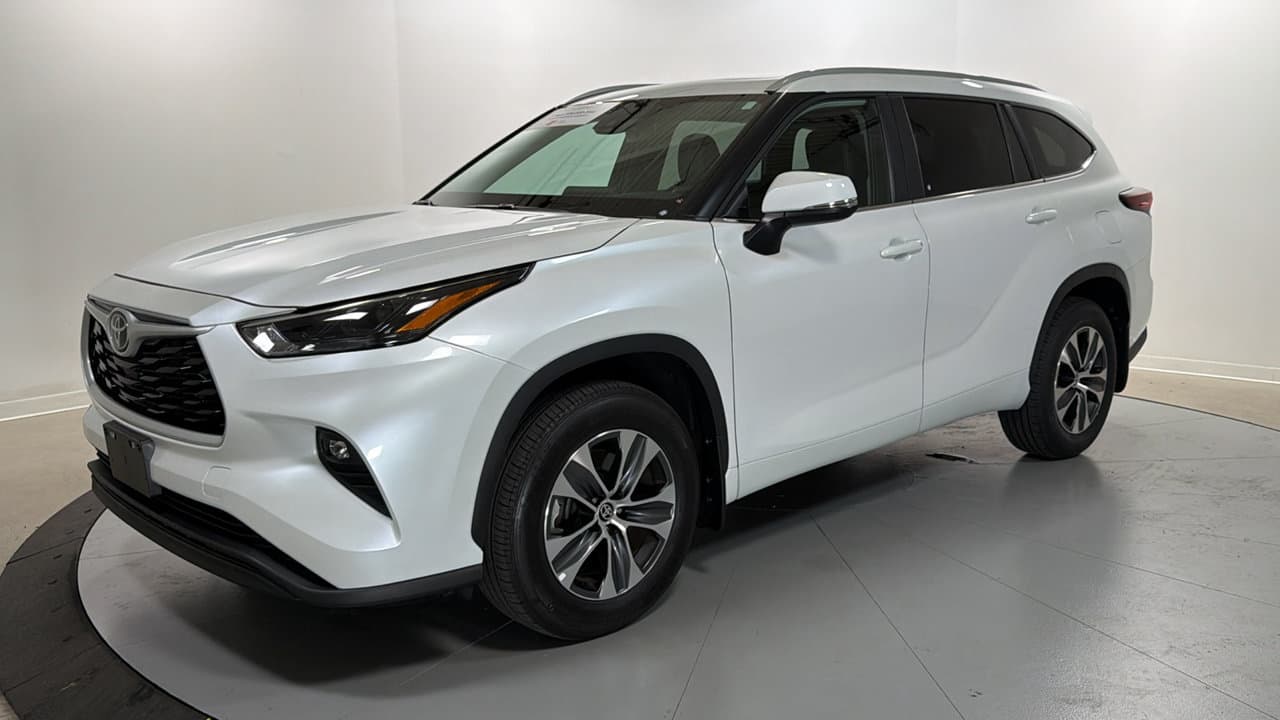 2026 Toyota Highlander XLE — photo 1 of 26