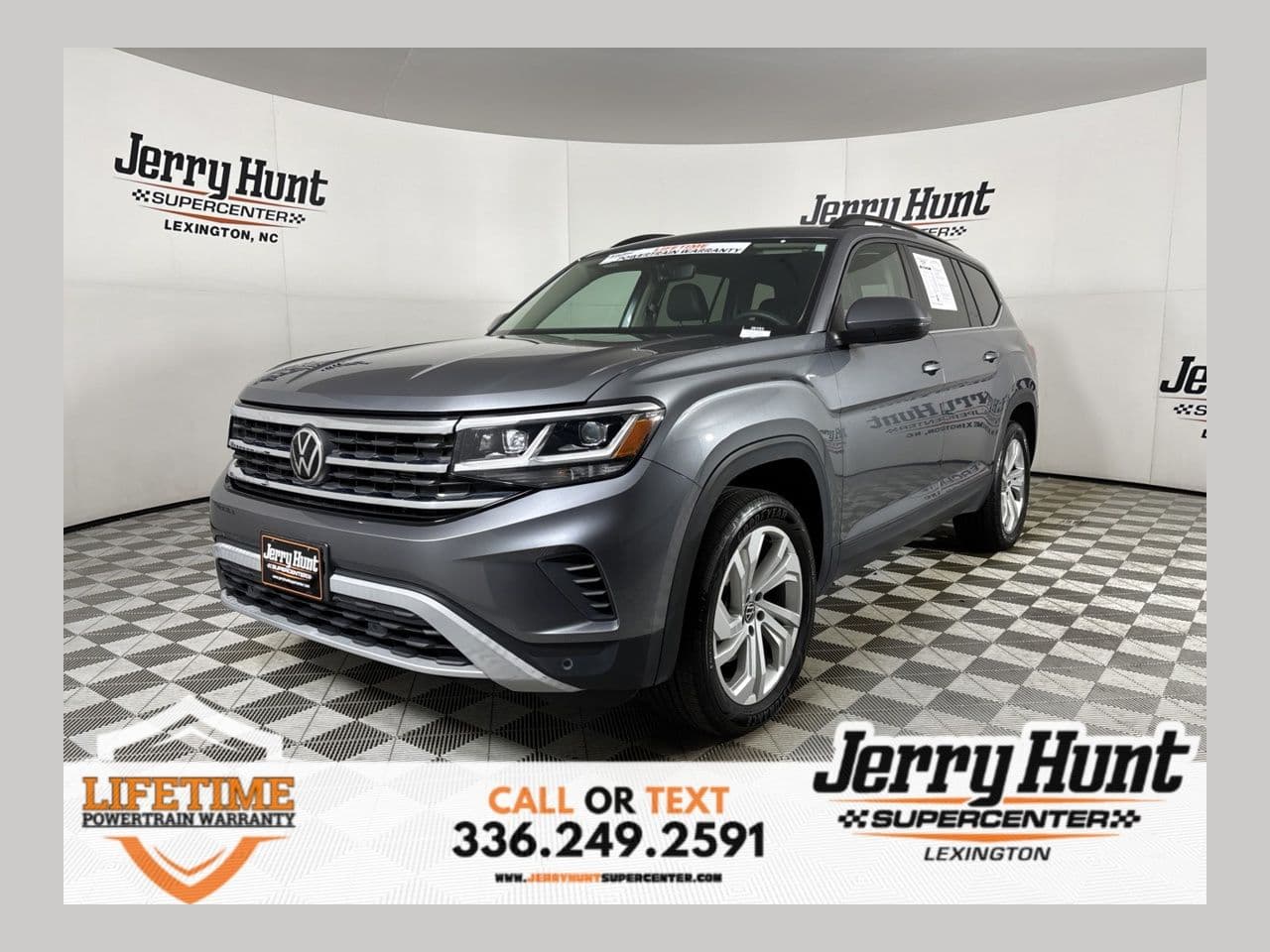 2023 Volkswagen Atlas 3.6L V6 SE w/Technology — photo 1 of 37