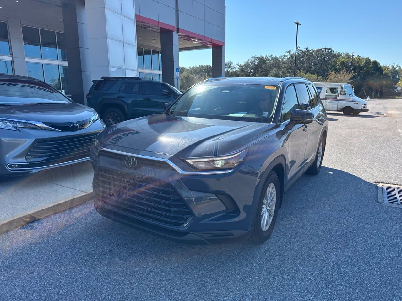 2025 Toyota Grand Highlander XLE — photo 1 of 10