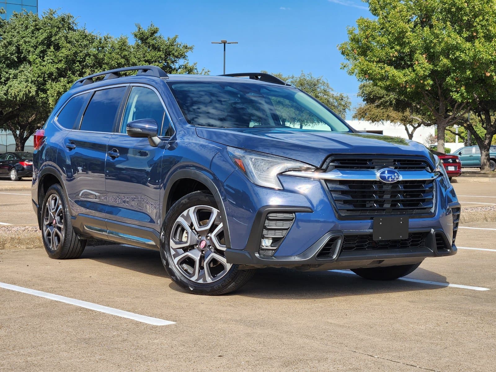 2023 Subaru Ascent Limited — photo 1 of 41