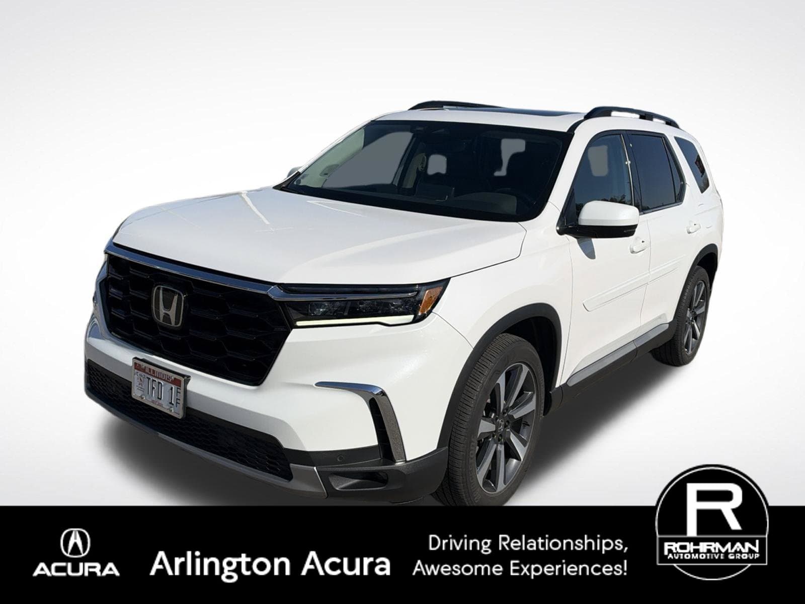 2023 Honda Pilot Touring — photo 1 of 10