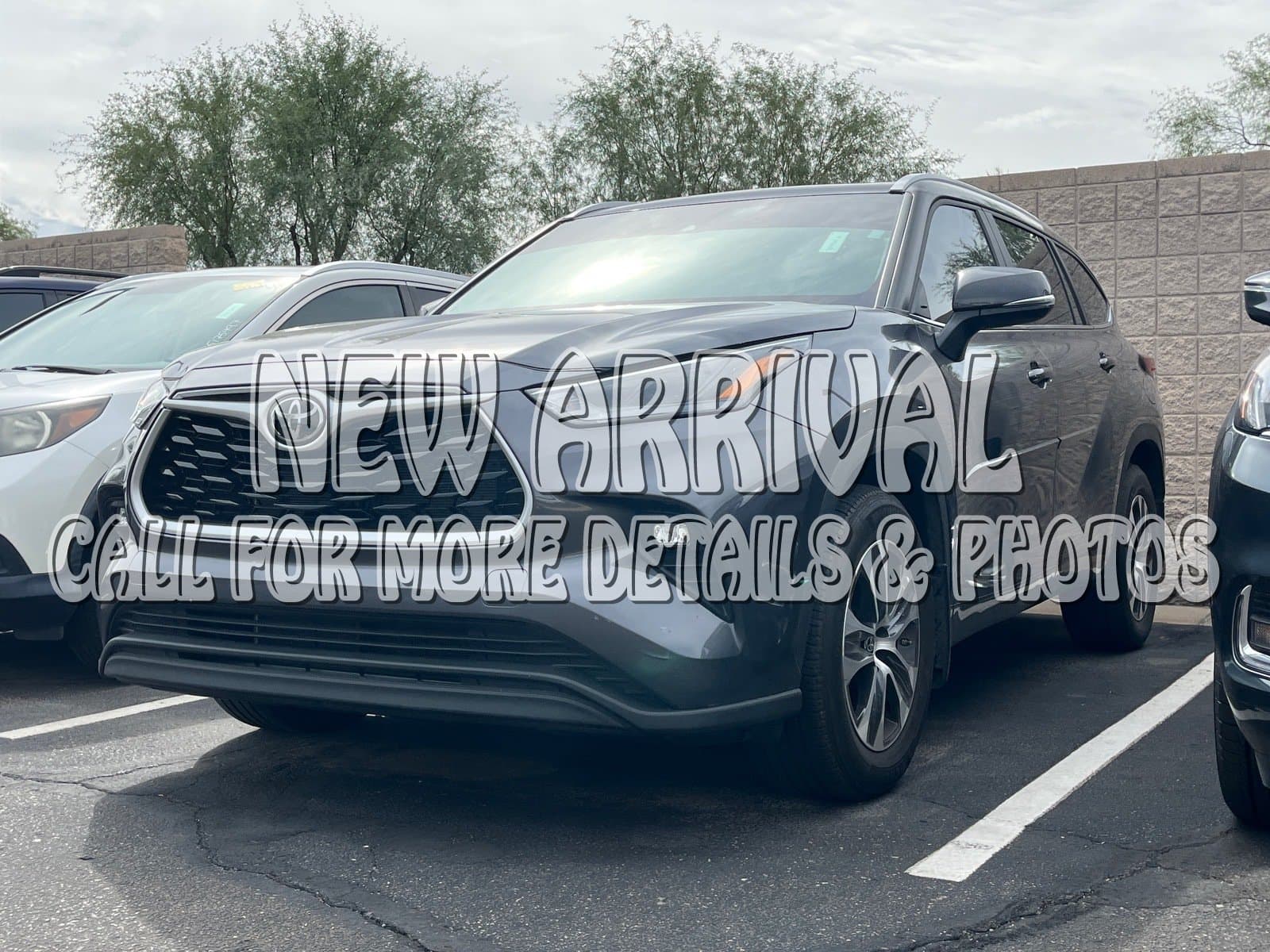 2023 Toyota Highlander XLE — photo 1 of 12