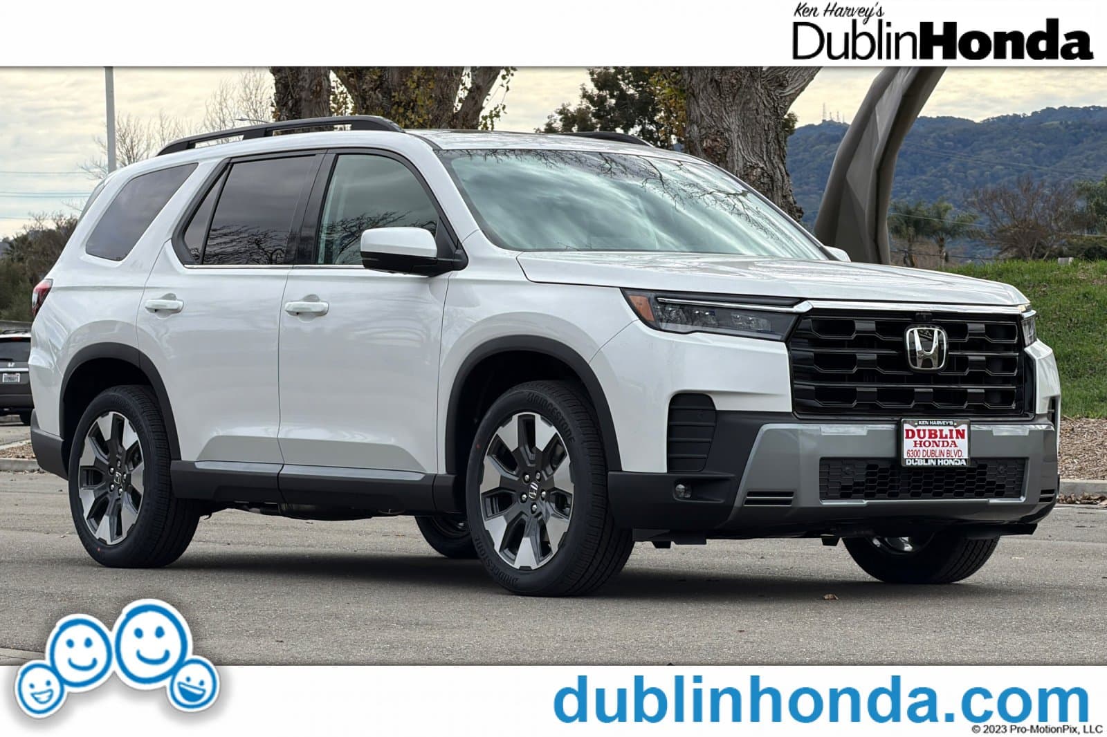 2026 Honda Pilot Touring — photo 1 of 37