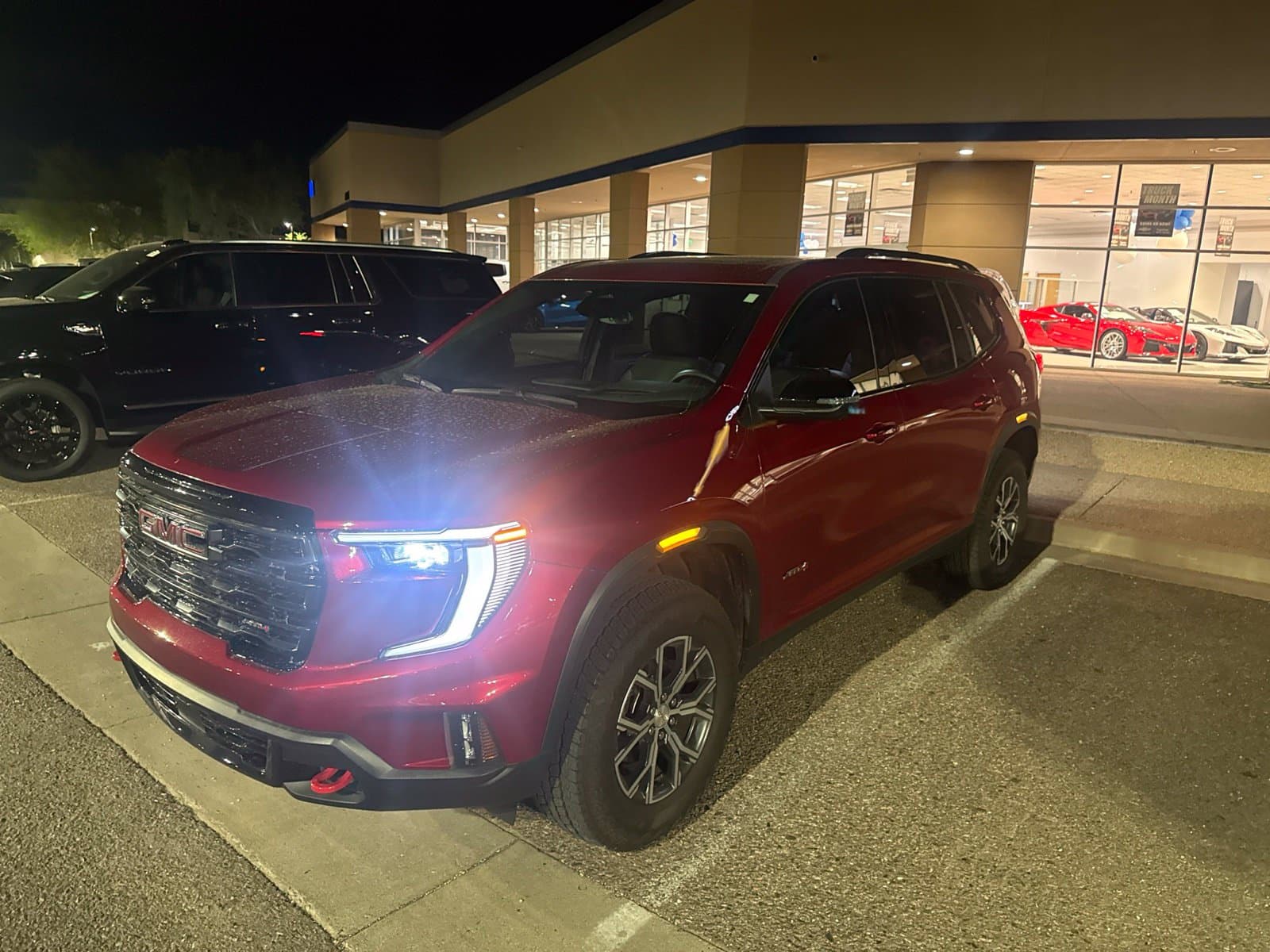 2025 GMC Acadia AWD AT4 — photo 1 of 8