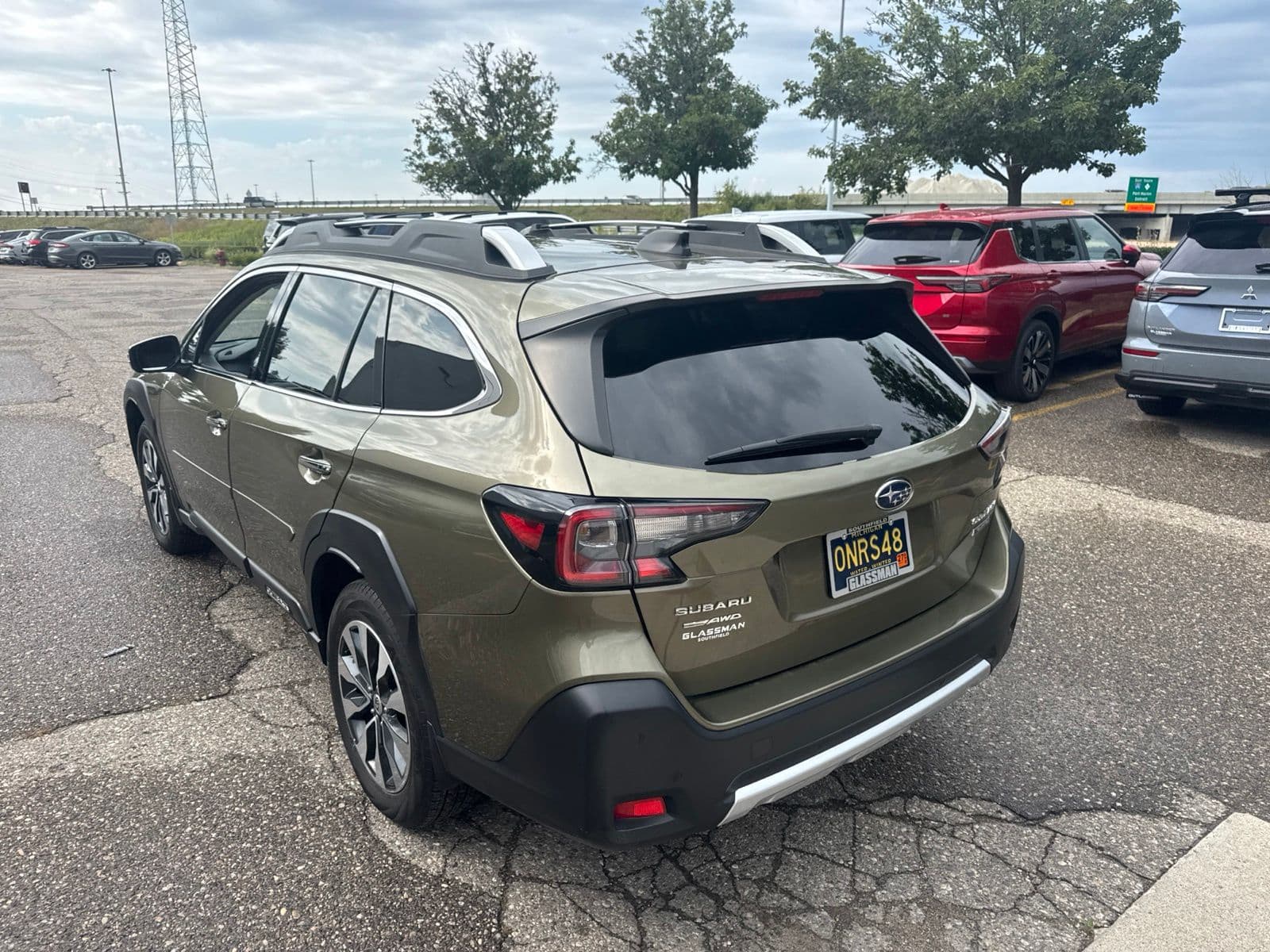 2023 Subaru Outback Touring — photo 1 of 4