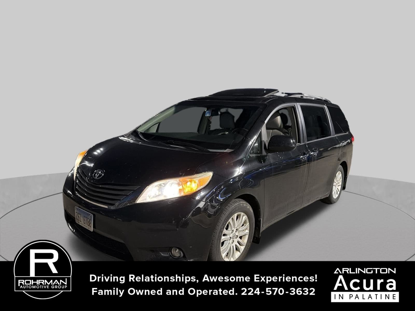 2011 Toyota Sienna XLE — photo 1 of 12