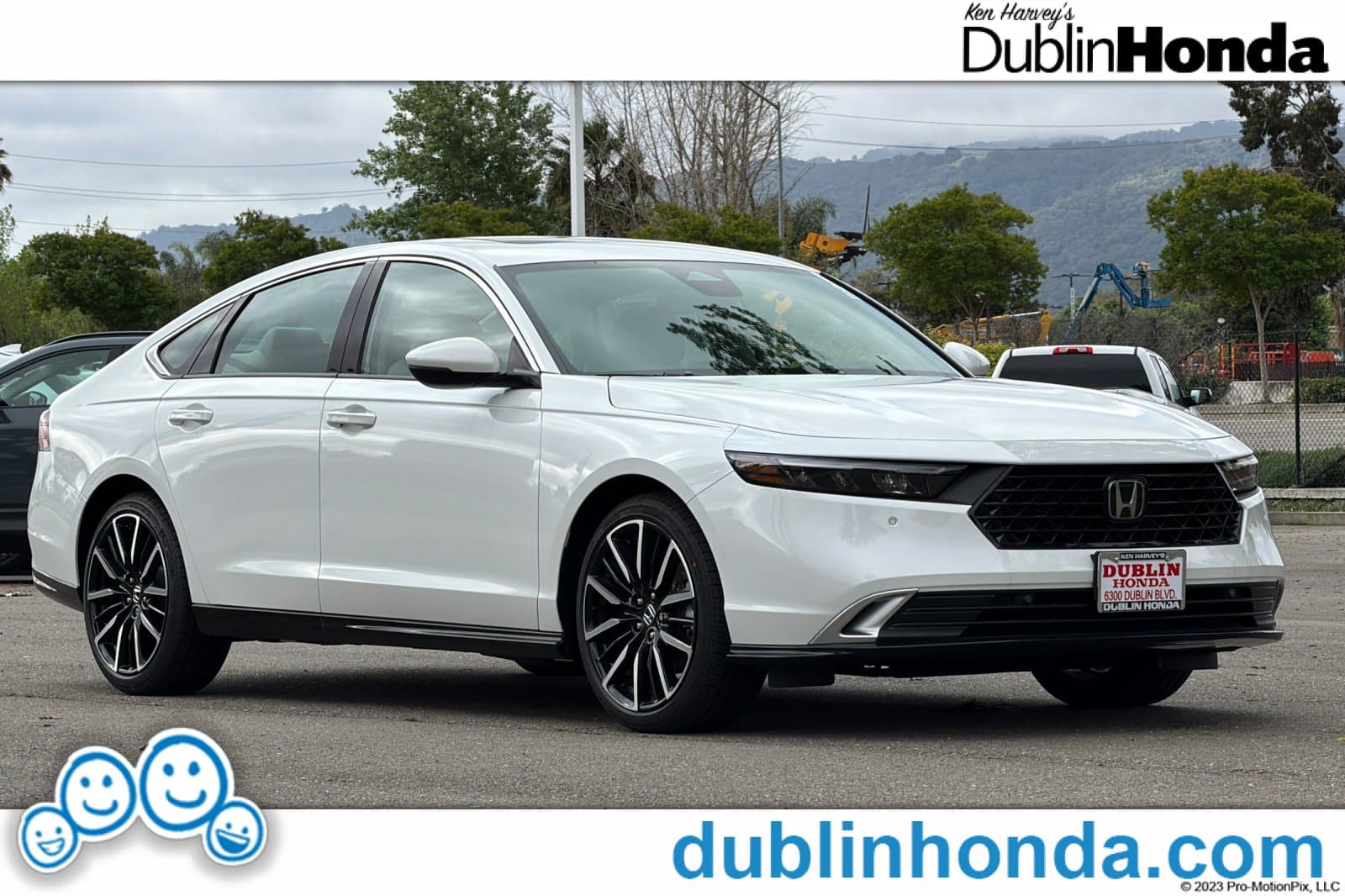 2026 Honda Accord Hybrid Touring — photo 1 of 35