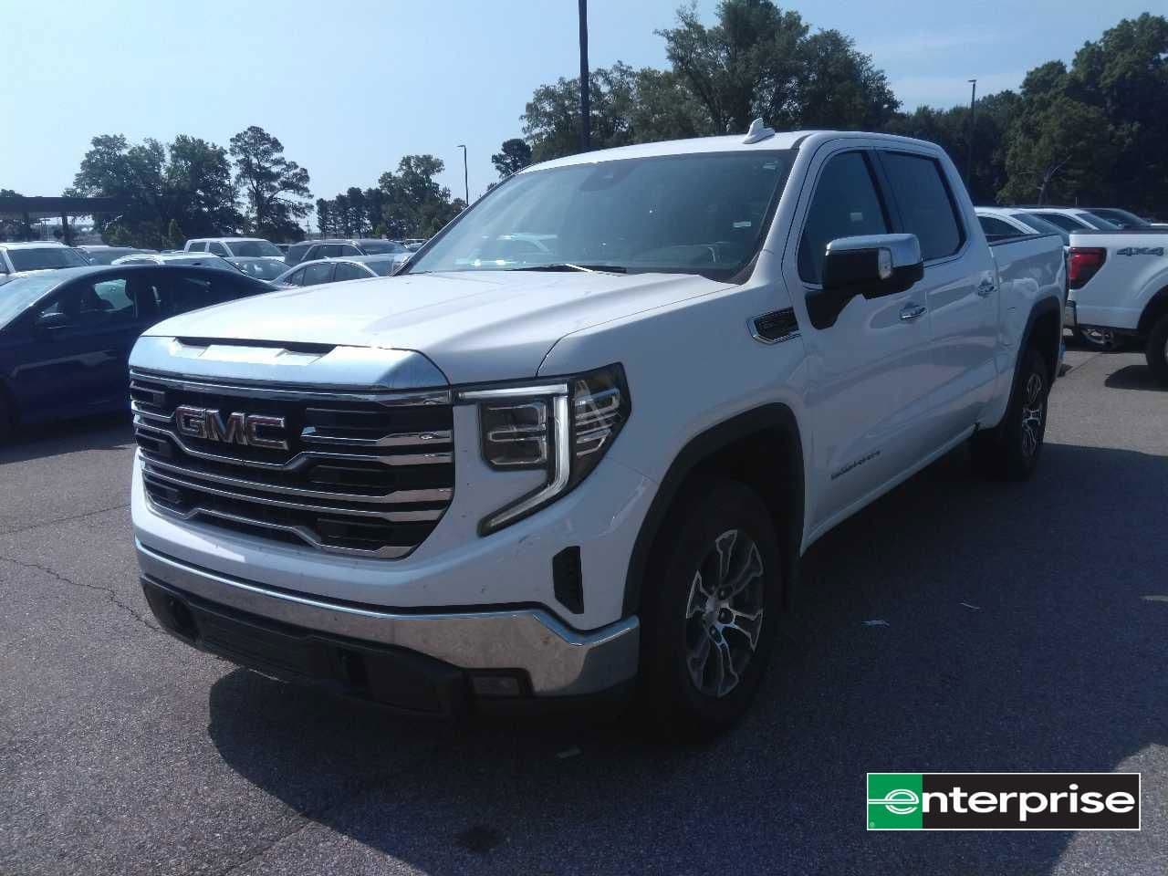 2025 GMC Sierra 1500 SLT — photo 1 of 18