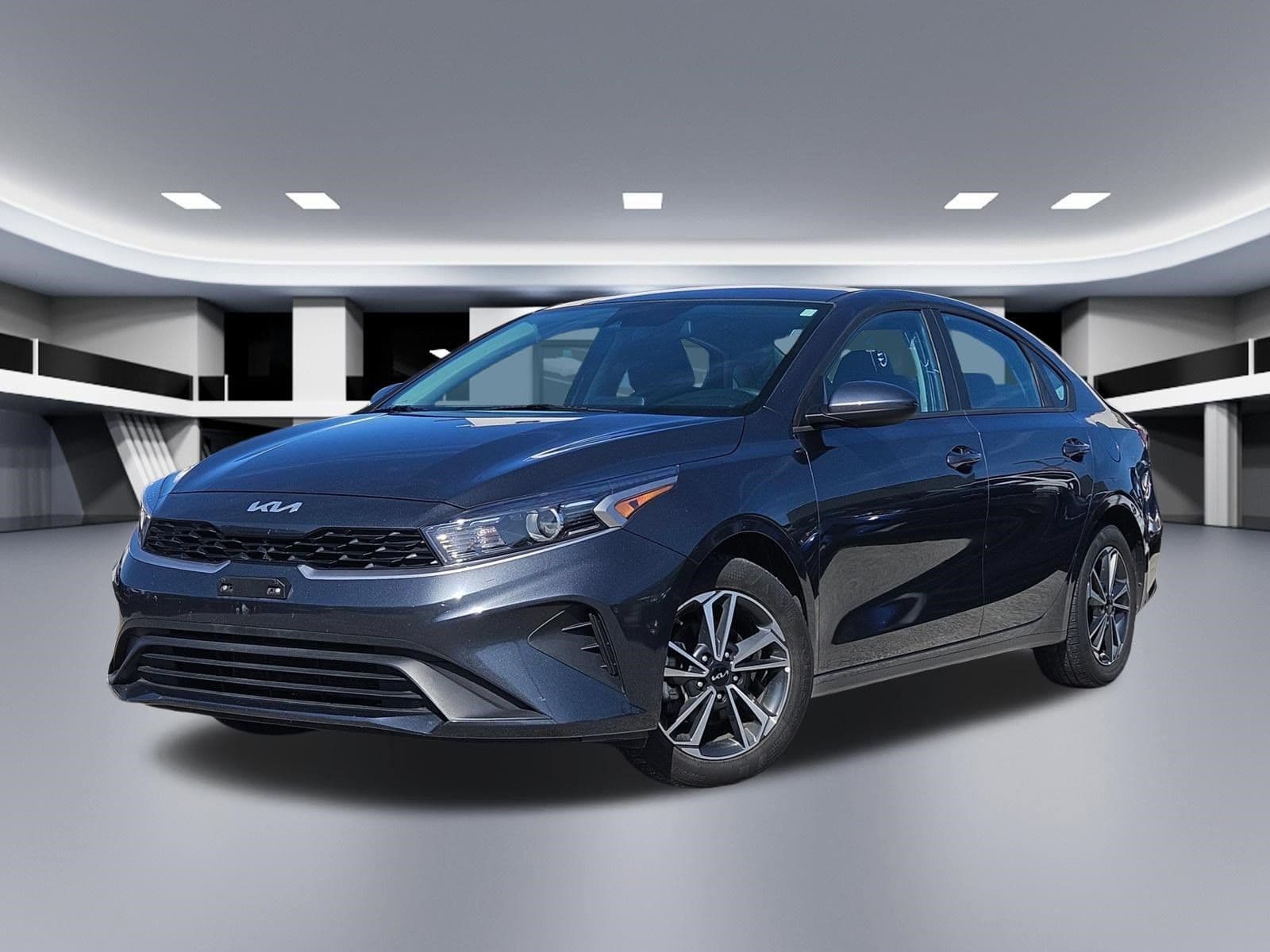 2024 Kia Forte LXS — photo 1 of 28
