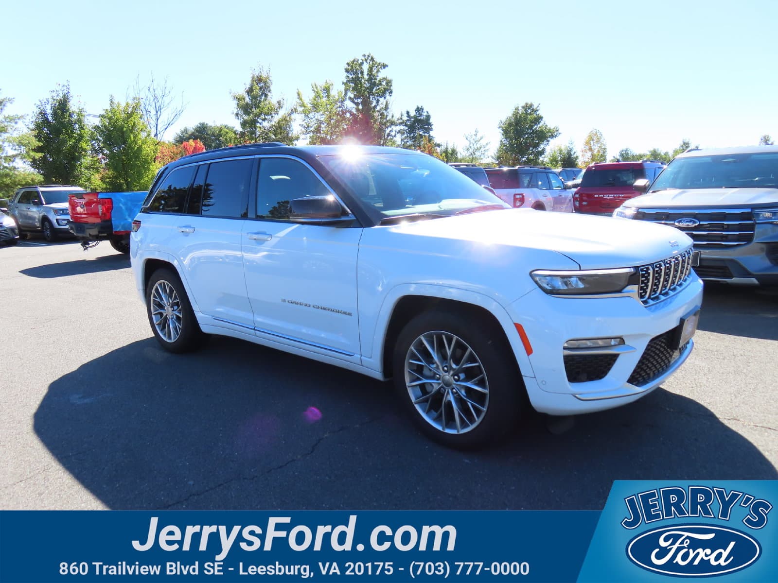 2025 Jeep Grand Cherokee Summit — photo 1 of 40