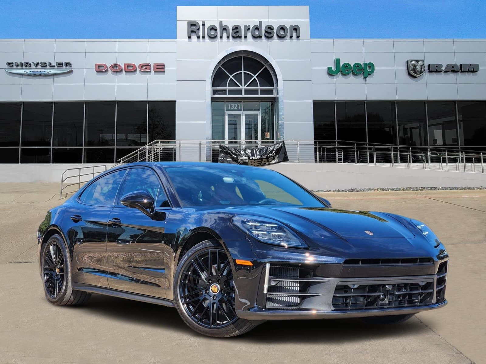 2024 Porsche Panamera 4 — photo 1 of 44