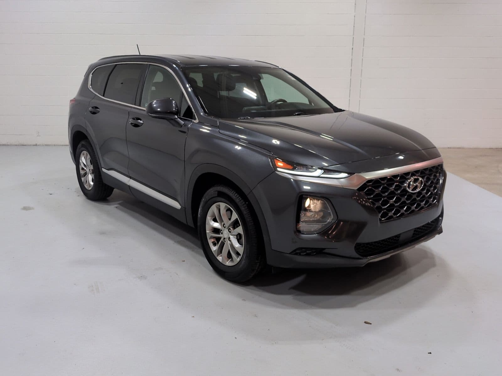 2020 Hyundai Santa Fe SE — photo 1 of 26