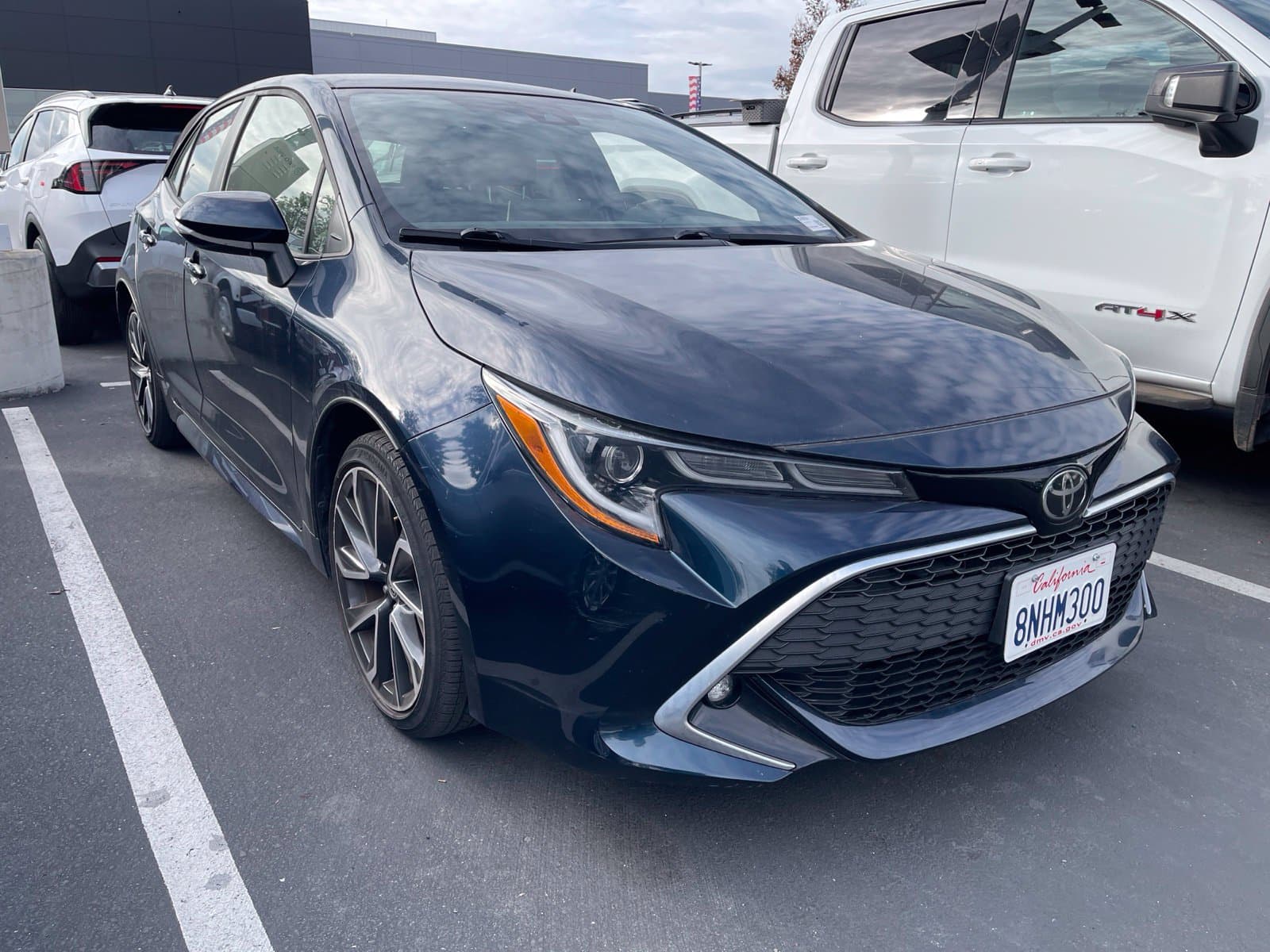2020 Toyota Corolla Hatchback XSE — photo 1 of 7