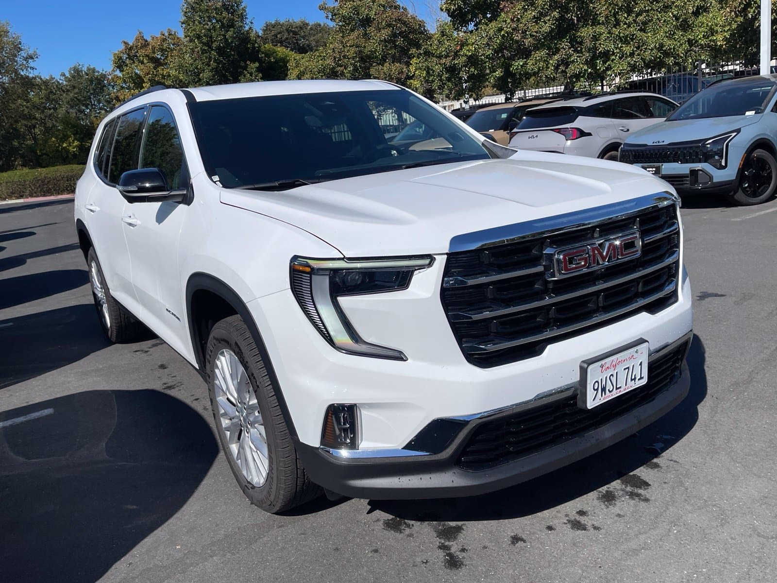 2026 GMC Acadia FWD Elevation — photo 1 of 7