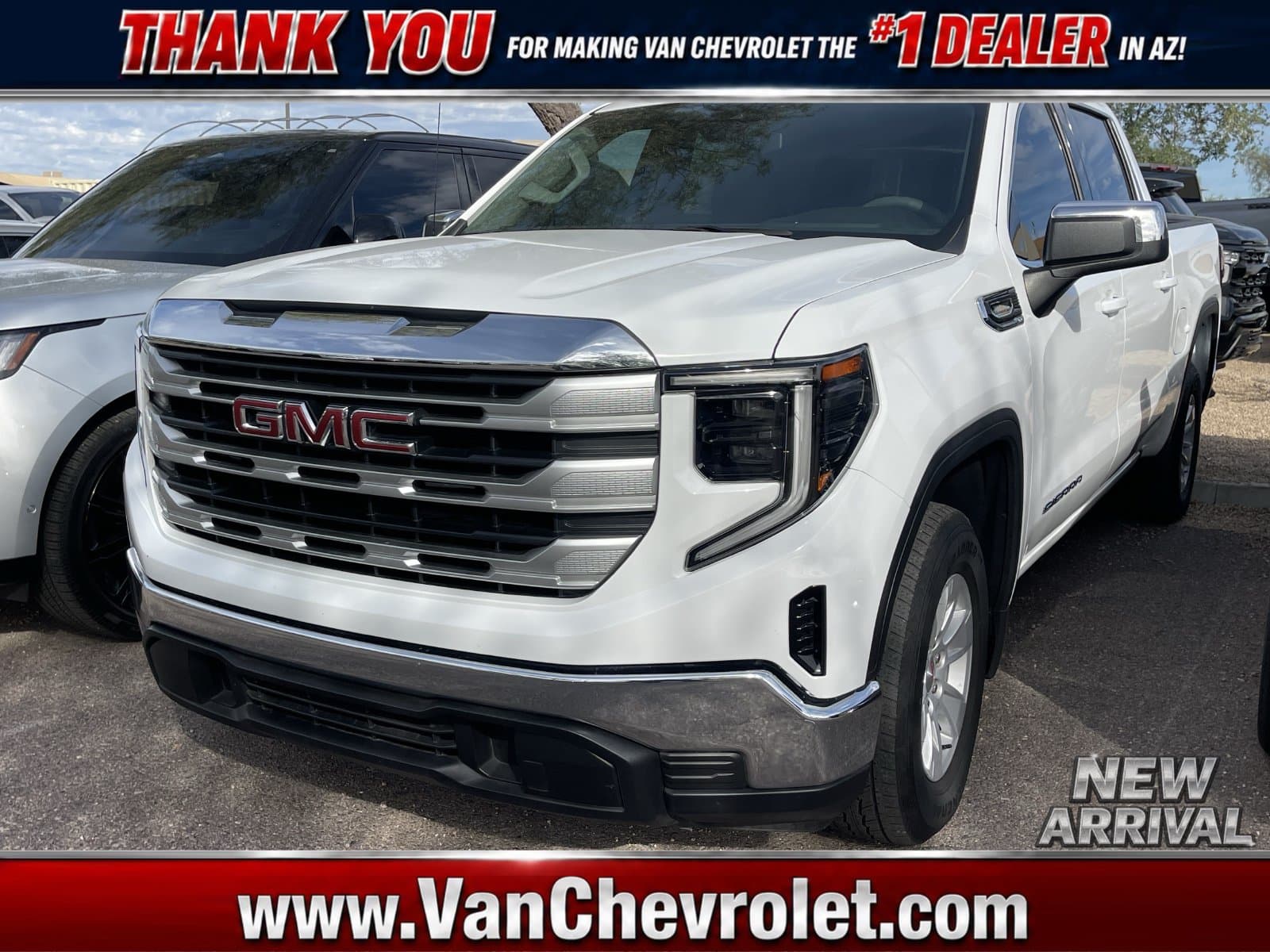 2025 GMC Sierra 1500 SLE — photo 1 of 14
