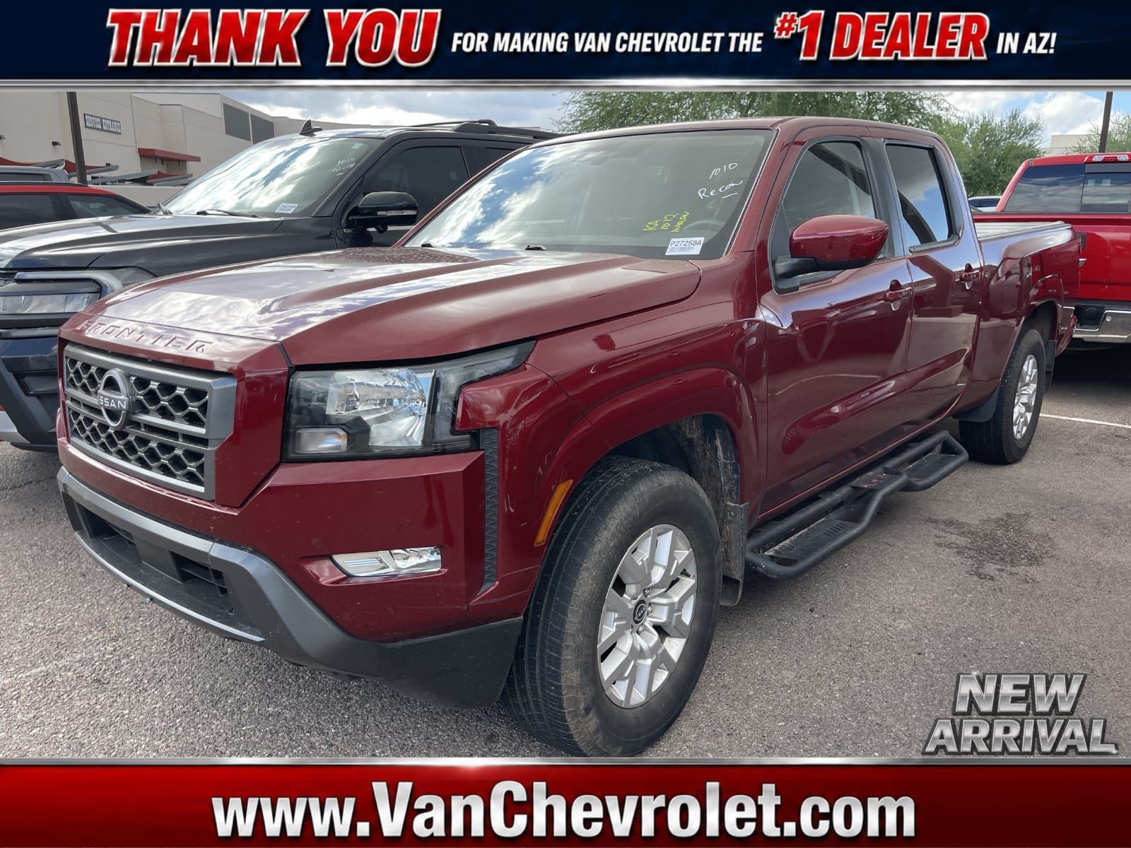 2023 Nissan Frontier SV — photo 1 of 14