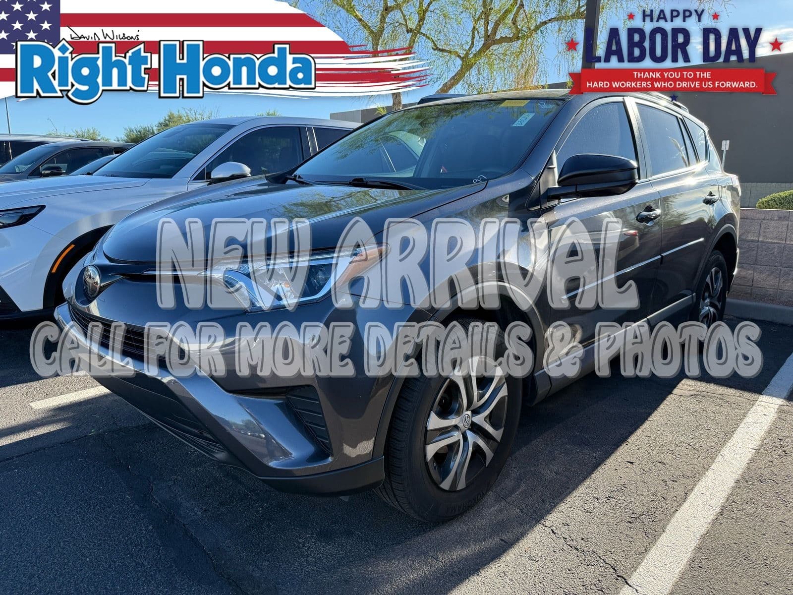 2018 Toyota RAV4 LE — photo 1 of 14