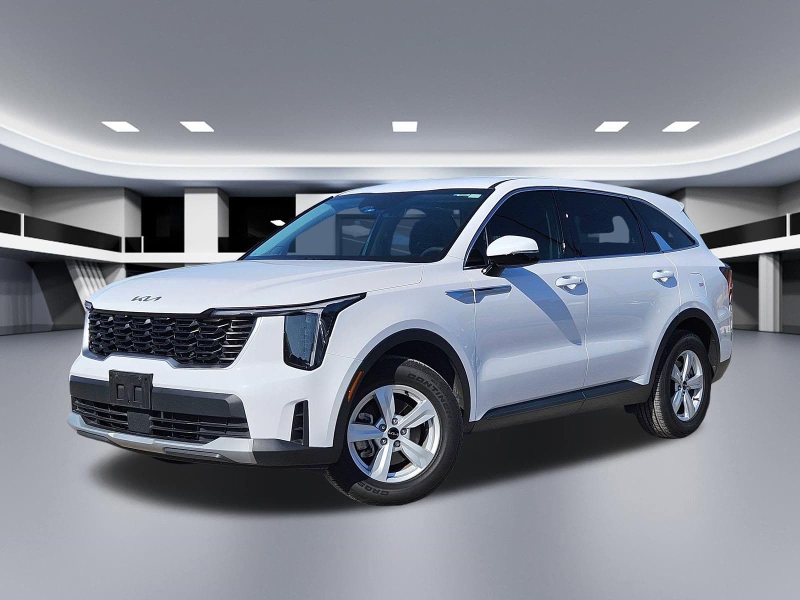 2025 Kia Sorento LX — photo 1 of 24
