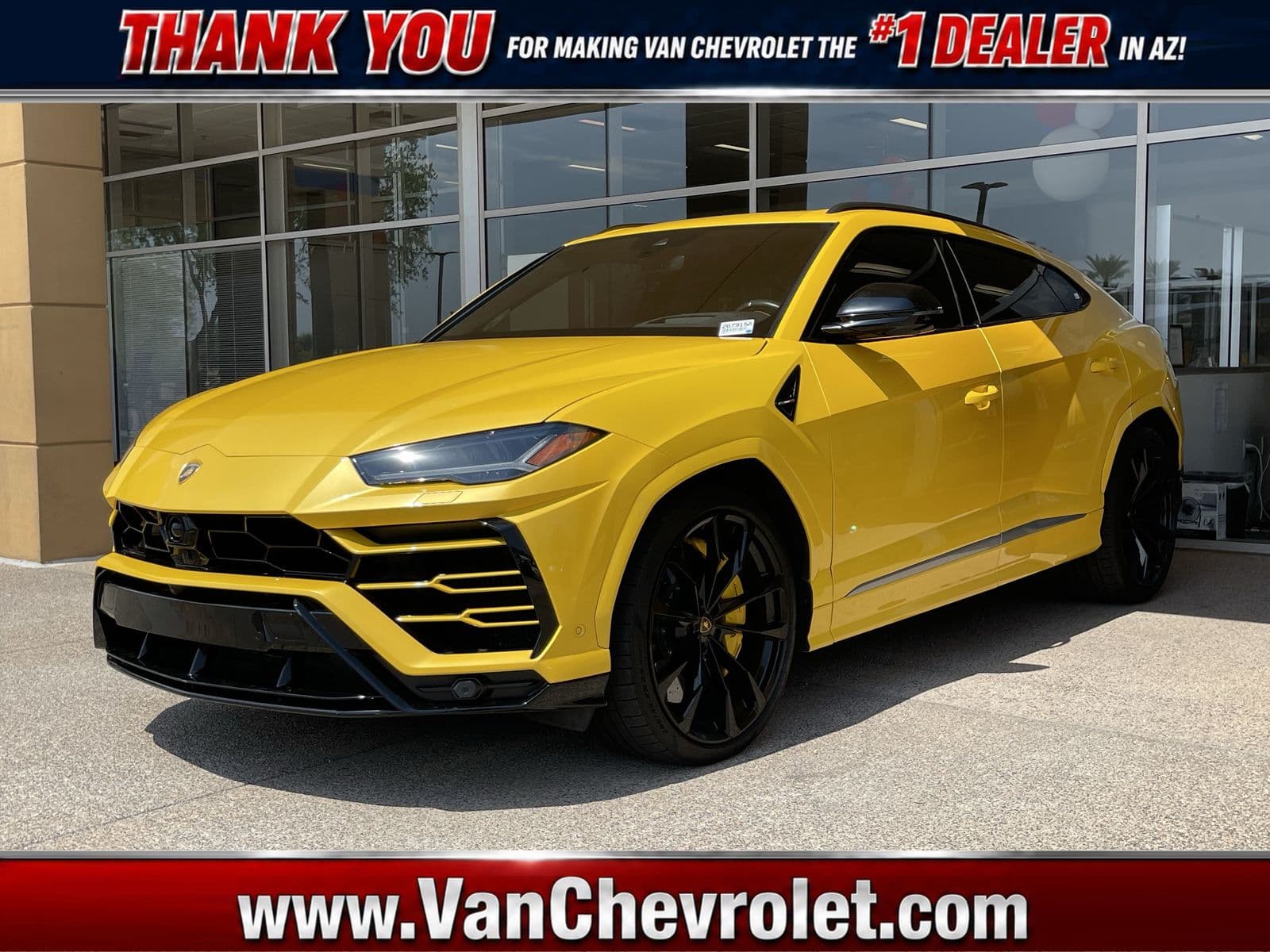 2021 Lamborghini Urus Base — photo 1 of 33