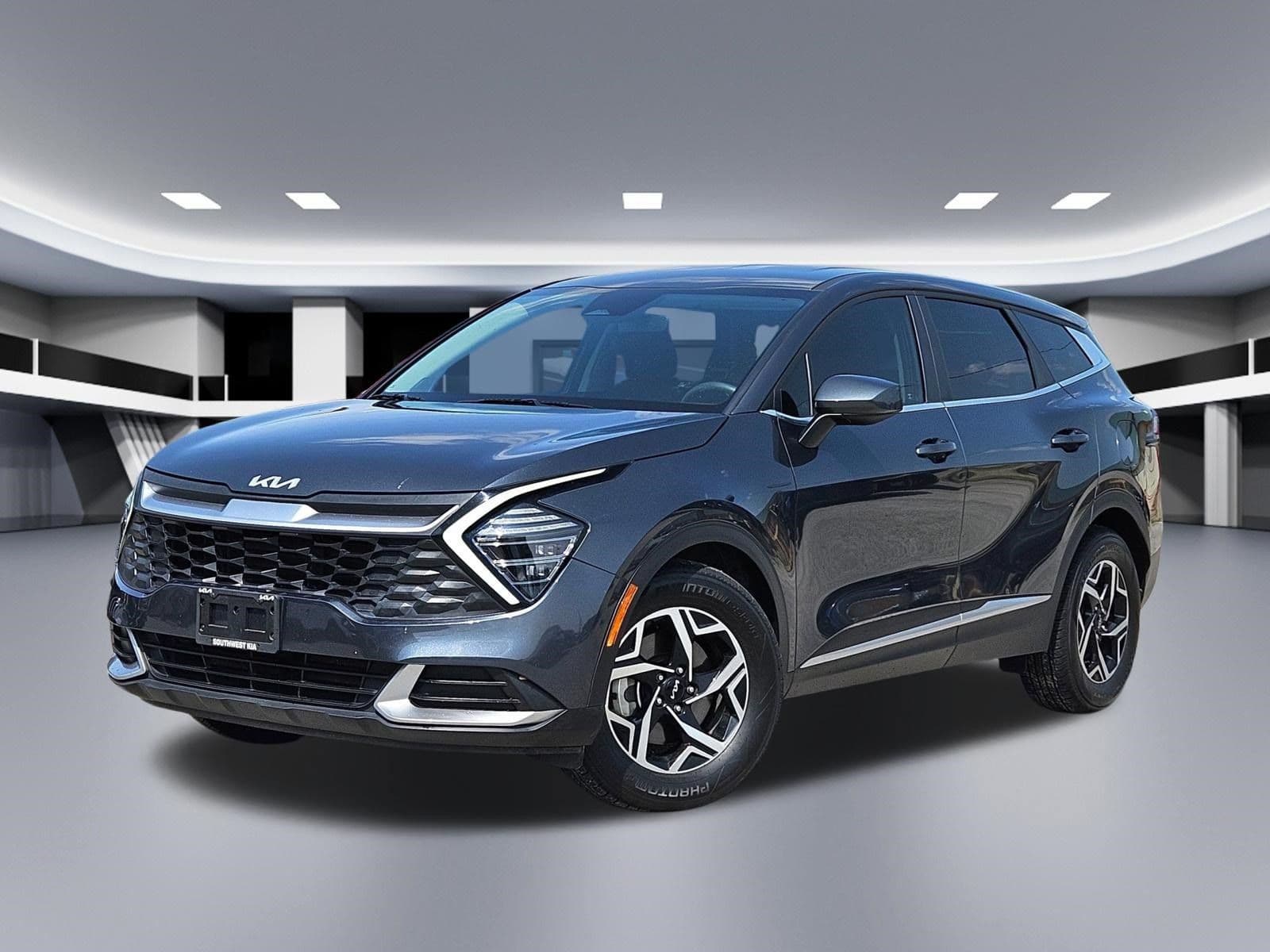 2024 Kia Sportage LX — photo 1 of 35