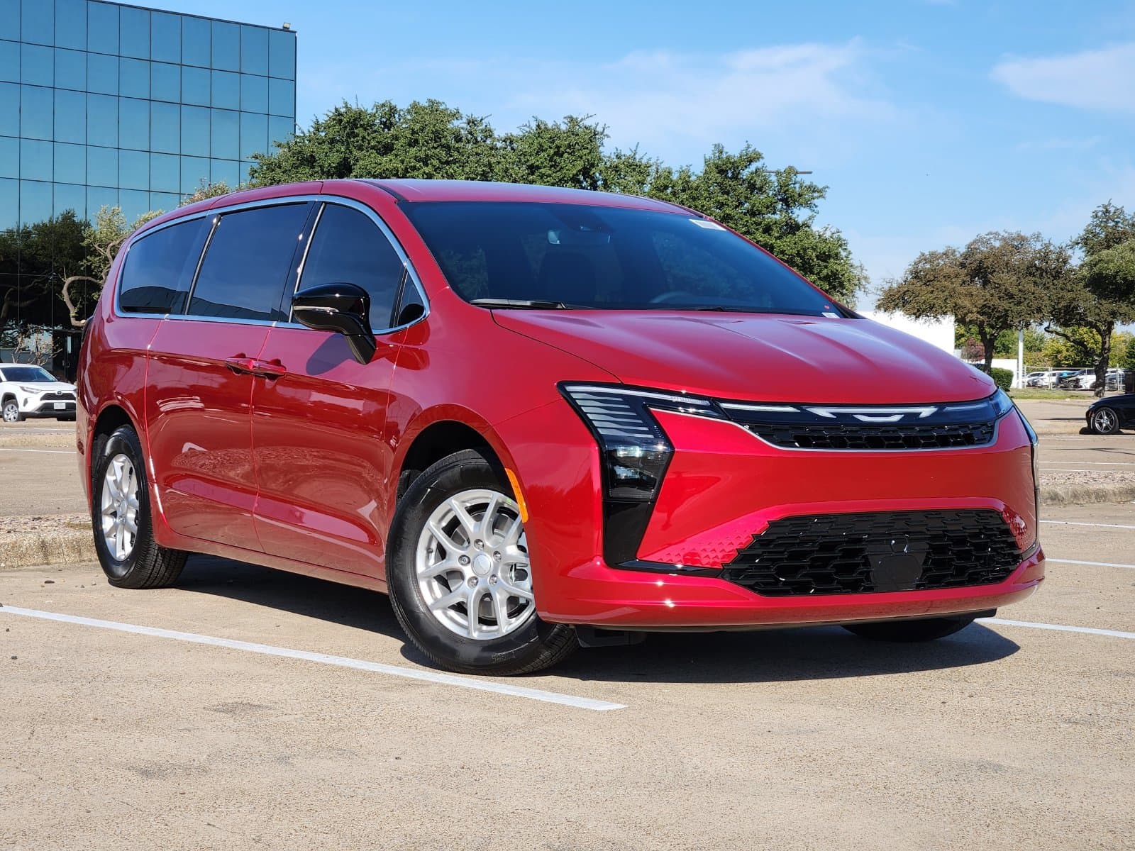2027 Chrysler Pacifica Select — photo 1 of 41