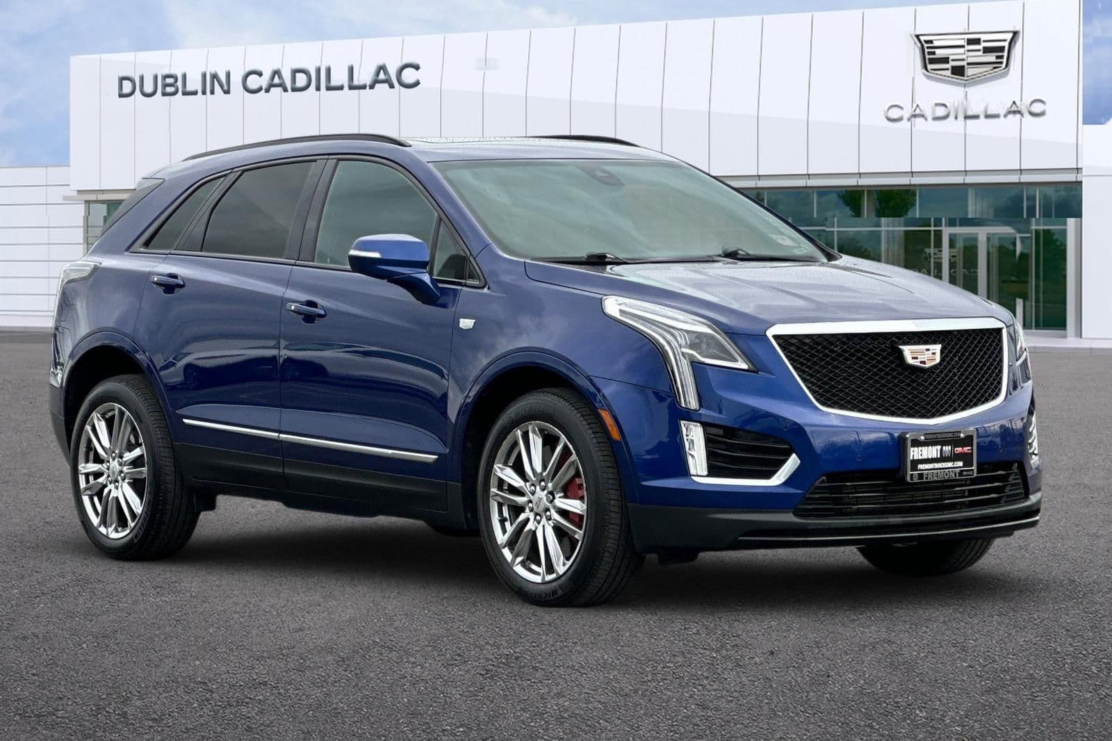 2023 Cadillac XT5 AWD Sport — photo 1 of 57