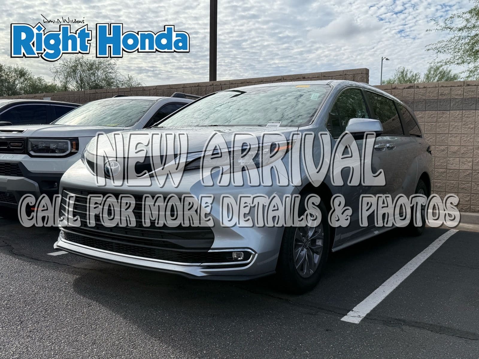 2024 Toyota Sienna XLE — photo 1 of 14