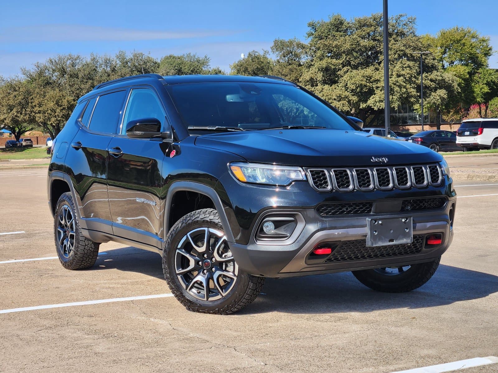 2025 Jeep Compass Trailhawk — photo 1 of 41