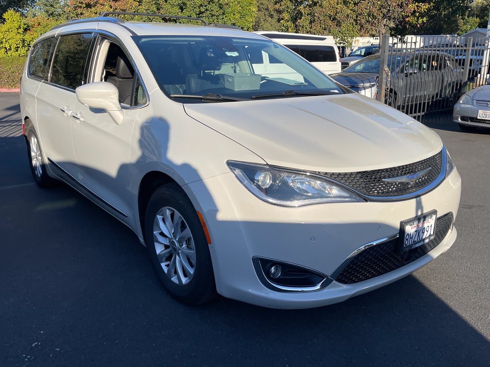 2019 Chrysler Pacifica Touring L — photo 1 of 7