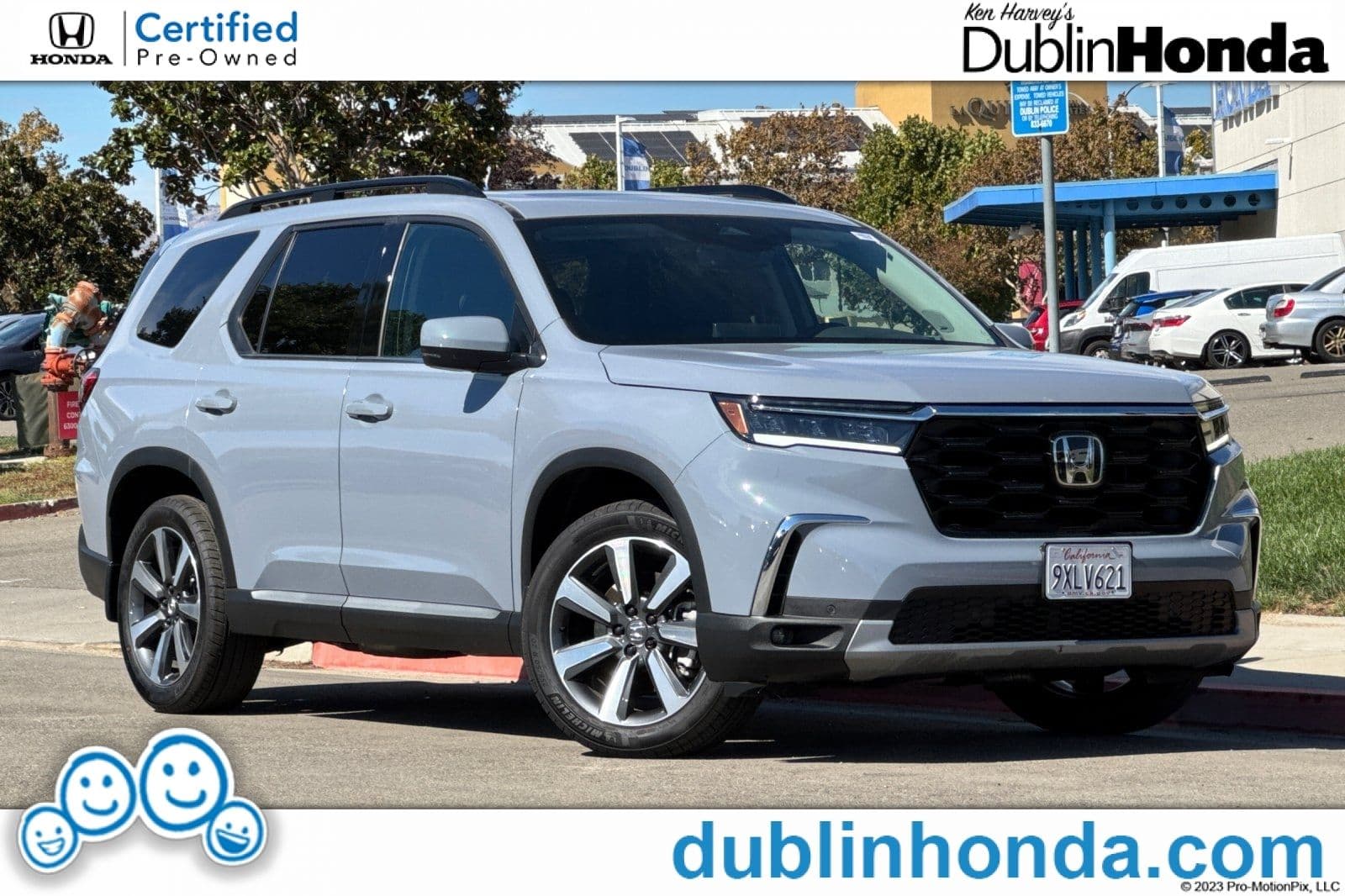 2025 Honda Pilot Touring — photo 1 of 33