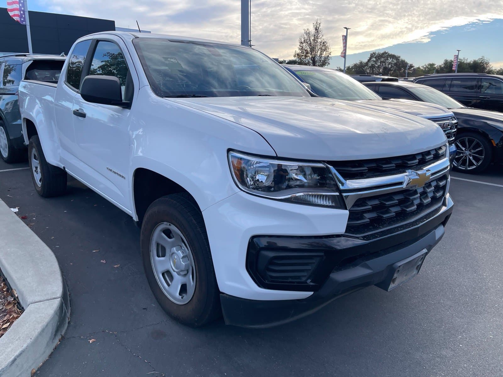 2021 Chevrolet Colorado Base — photo 1 of 7