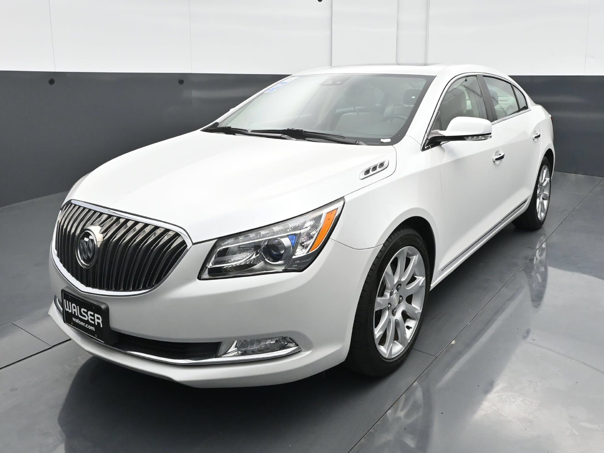 2016 Buick LaCrosse Premium I — photo 1 of 38