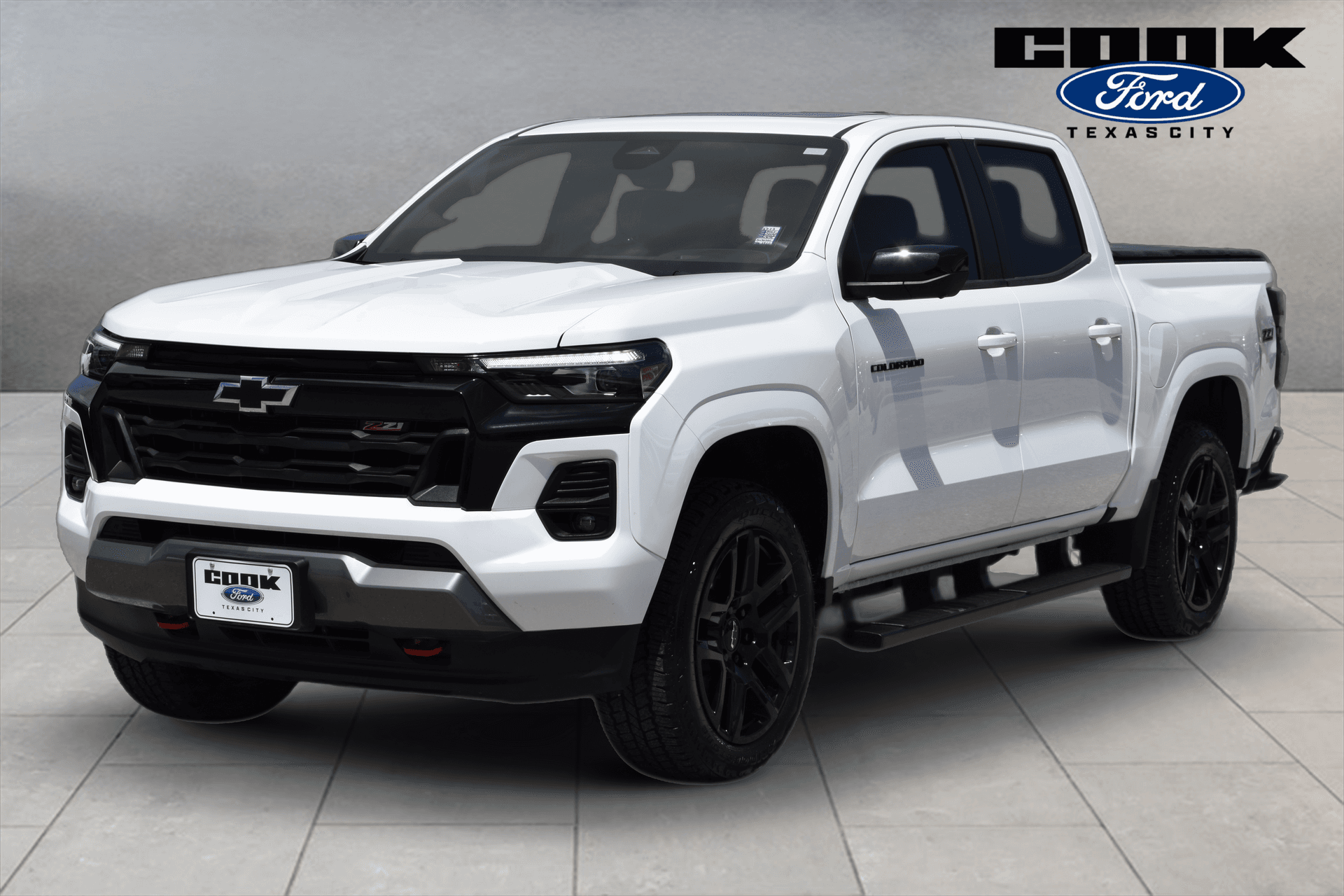 2025 Chevrolet Colorado Z71 — photo 1 of 28