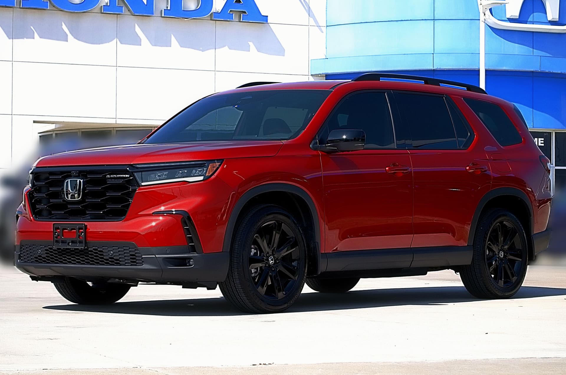2025 Honda Pilot Black Edition — photo 1 of 28