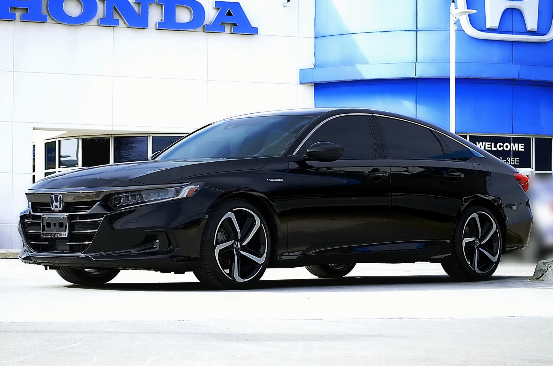 2022 Honda Accord Hybrid Sport — photo 1 of 26