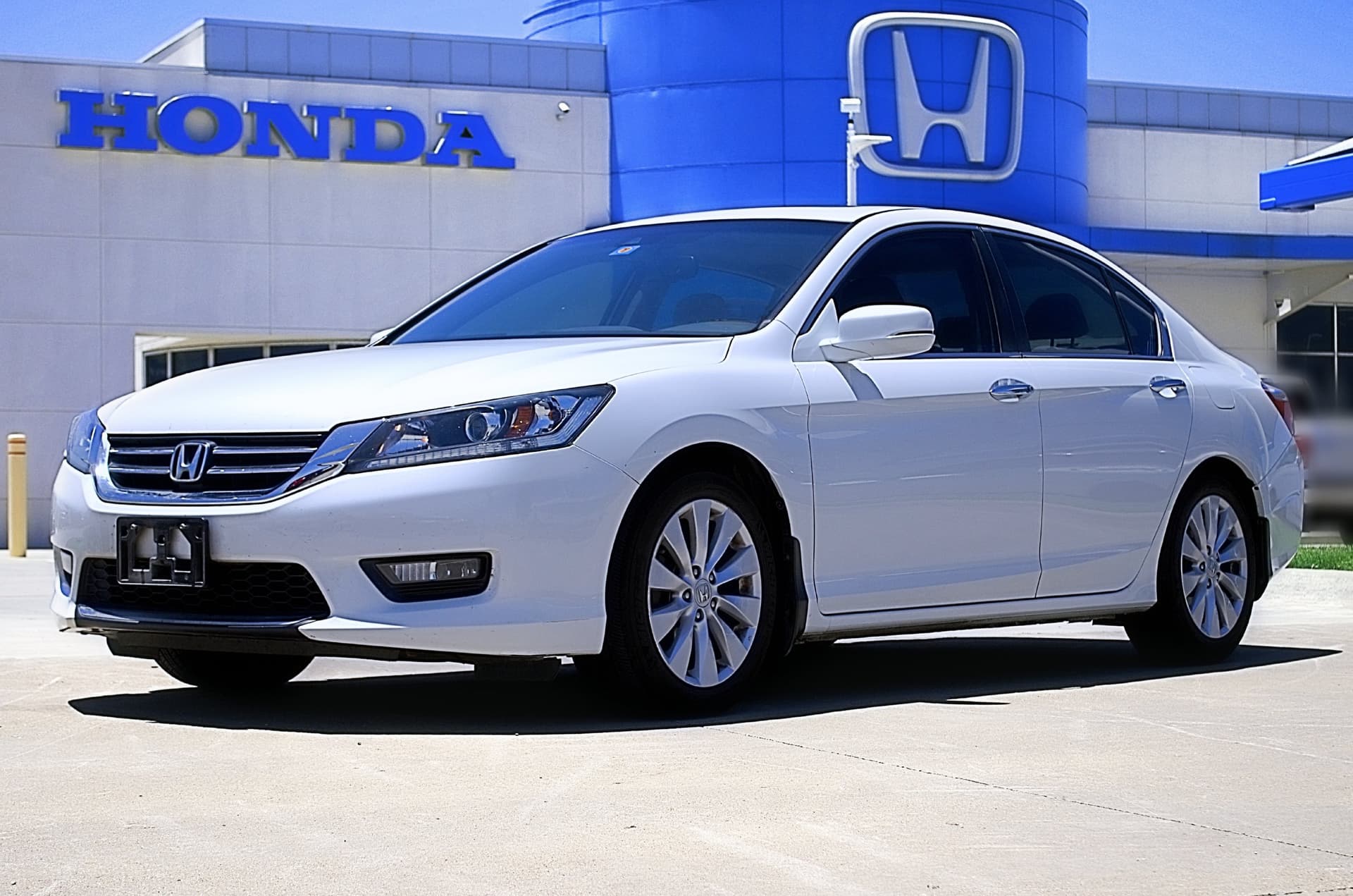 2015 Honda Accord Sedan Touring — photo 1 of 2
