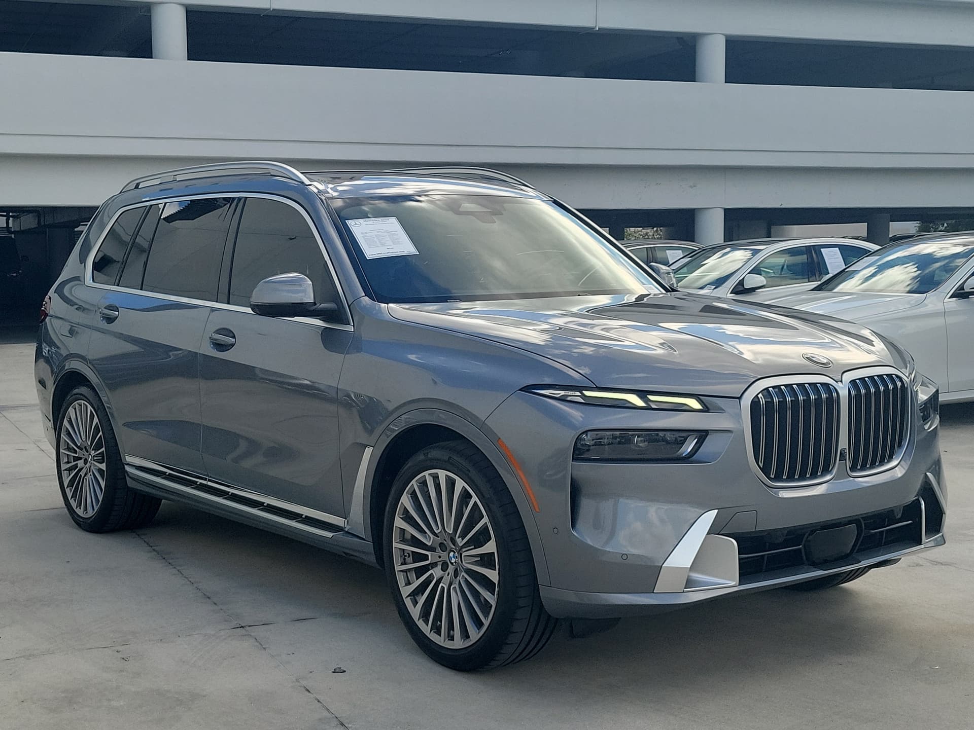 2023 BMW X7 xDrive40i — photo 1 of 34