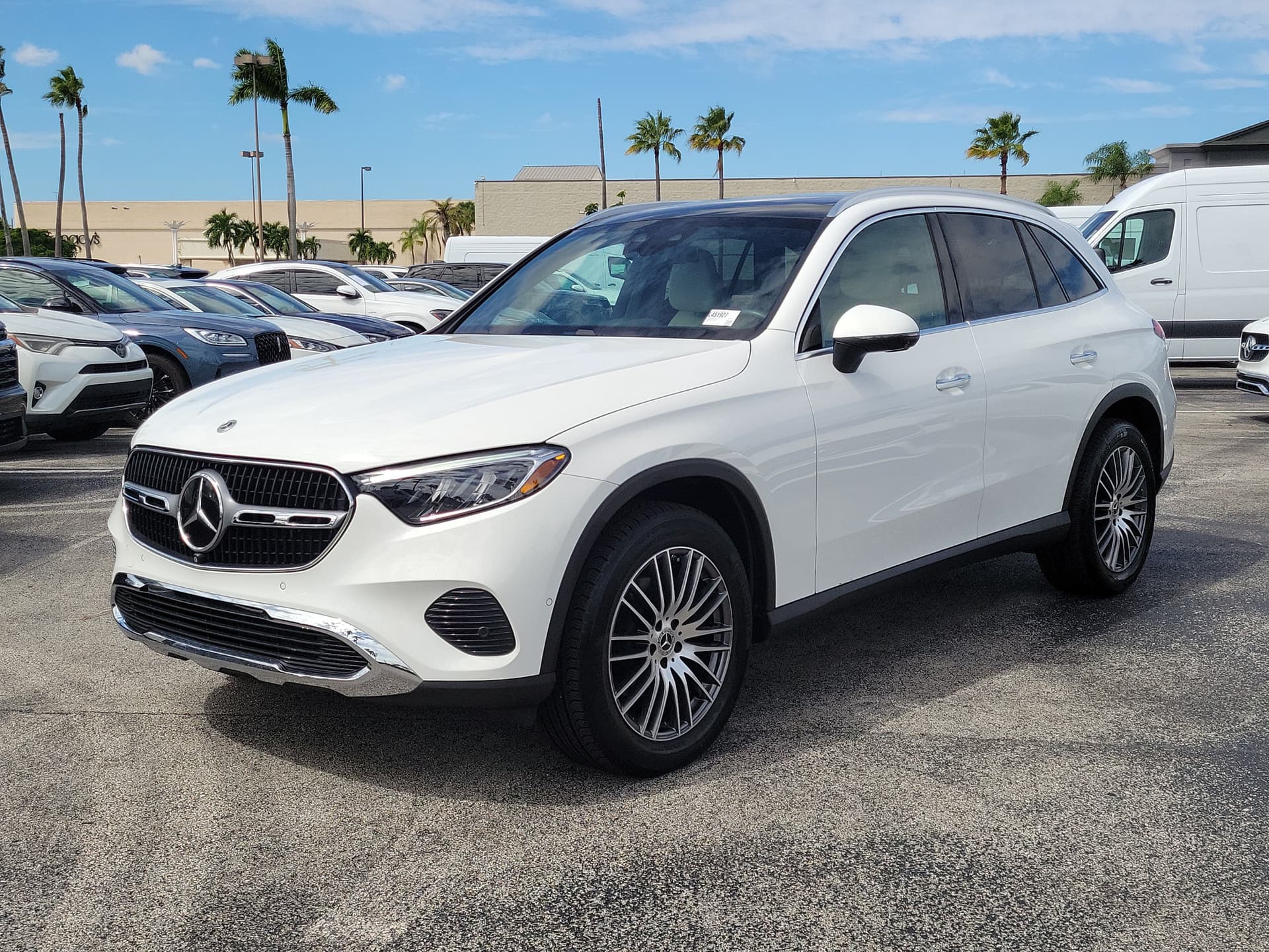 2026 Mercedes-Benz GLC GLC 300 — photo 1 of 14