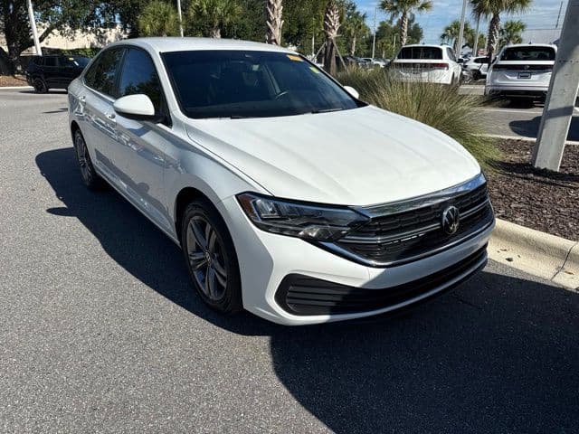 2022 Volkswagen Jetta SE — photo 1 of 23