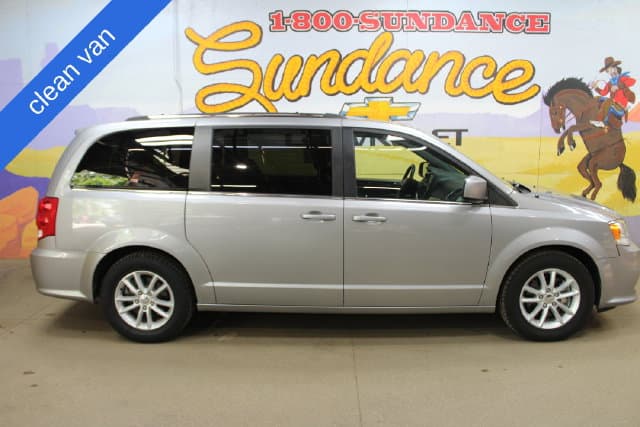 2019 Dodge Grand Caravan SXT — photo 1 of 25