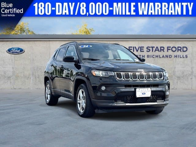 2024 Jeep Compass Latitude — photo 1 of 34