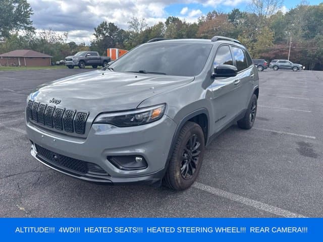 2023 Jeep Cherokee Base — photo 1 of 31
