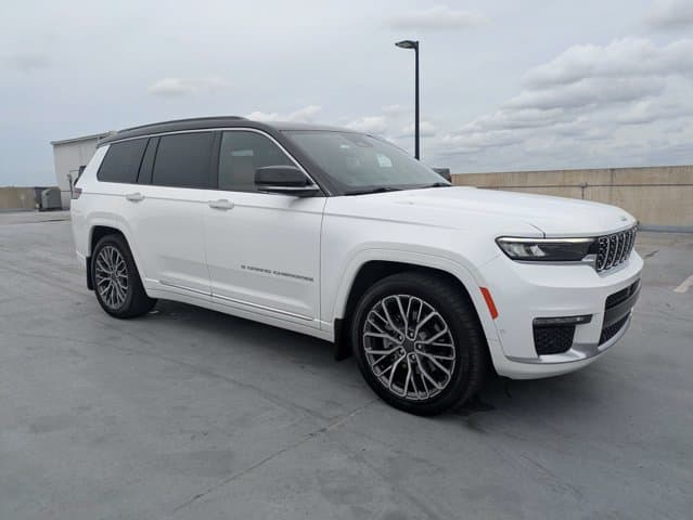2025 Jeep Grand Cherokee L Summit — photo 1 of 33