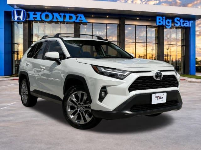 2025 Toyota RAV4 XLE Premium — photo 1 of 34