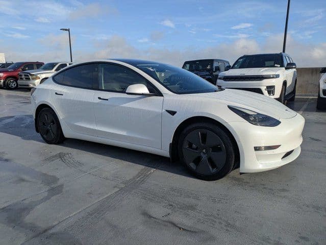 2021 Tesla Model 3 Standard Range Plus — photo 1 of 26