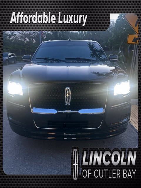 2023 Lincoln Navigator L Reserve — photo 1 of 11